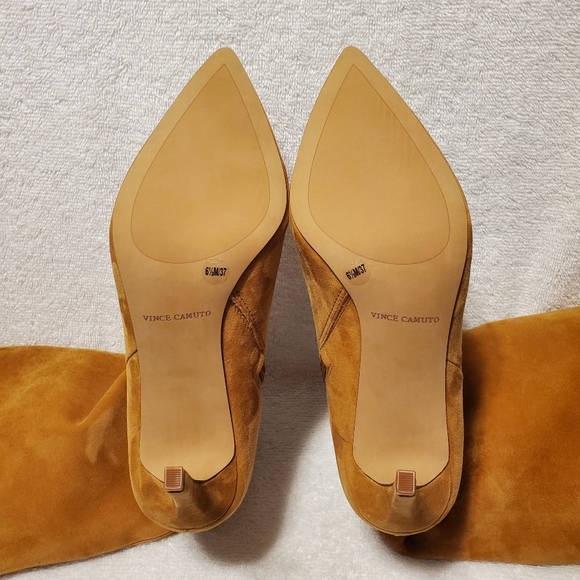 VINCE CAMUTO Kashleigh Pointed Toe Knee High Boot - Picture 9 of 15